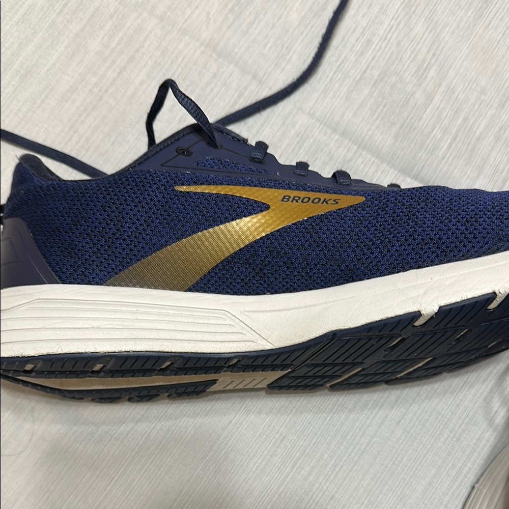 Brooks Blue and‎ Gold Athletic Sneakers with Sleek Design - Picture 9 of 12